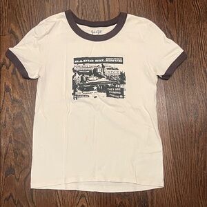 Brandy Melville cream/off white radio silence tee